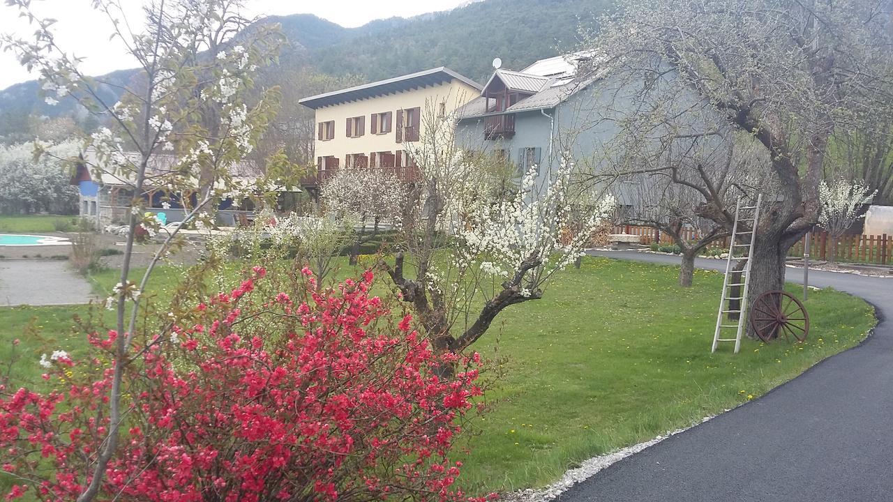 L'Escale En Ubaye Bed & Breakfast Saint-Pons  Exterior foto